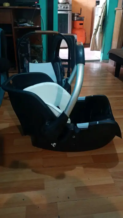 Silla de auto para bebé negra - miniatura 2