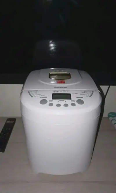 Máquina para hacer pan blanca - miniatura 1