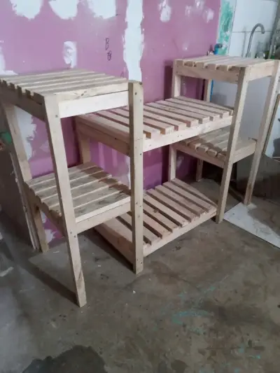 Estantería de madera rústica - miniatura 1