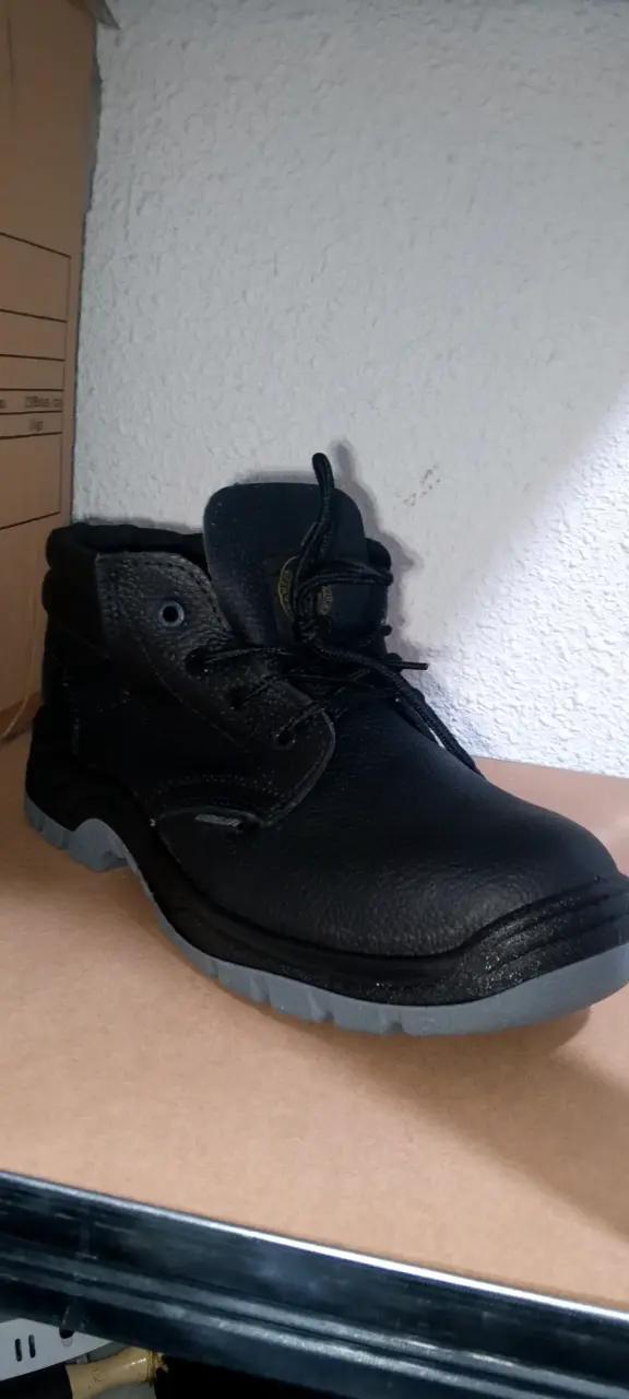 Botines de seguridad anticlavo - 4