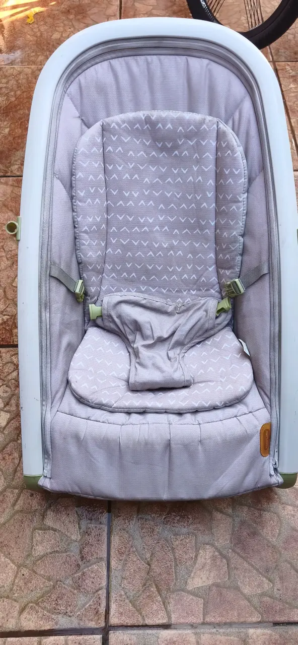 Silla de auto para bebé gris