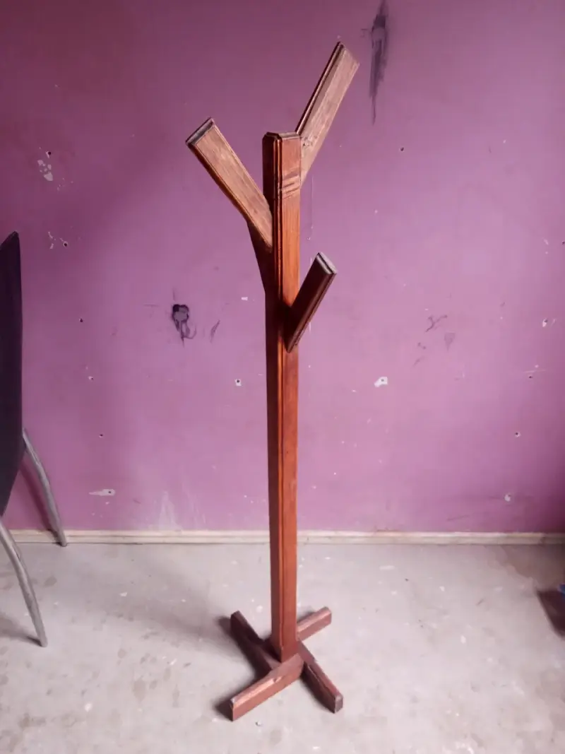 Perchero de madera