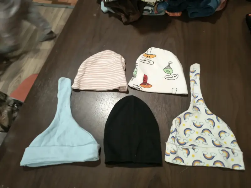 Set de gorros y bufandas para bebé