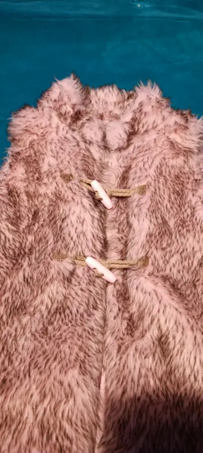 Chaqueta de niña con forro peludo - miniatura 2