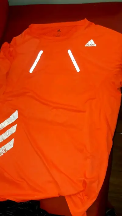 Polera deportiva roja Adidas - miniatura 3