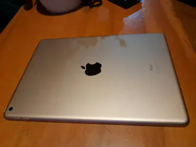 Ipad oro gold en buen estado - miniatura 3