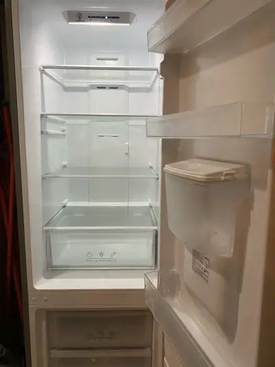 Refrigerador Midea con dispensador - miniatura 5