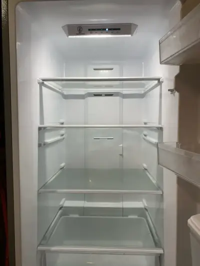 Refrigerador Midea con dispensador - miniatura 8