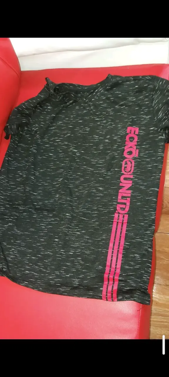 Polera negra estampada Ecko - 2