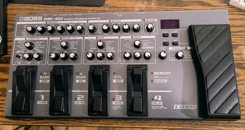 Pedalera de efectos Boss ME-80 - 3