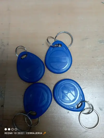 Llavero RFID azul - miniatura 3