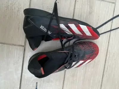 Zapatillas deportivas negras con rojo - miniatura 6