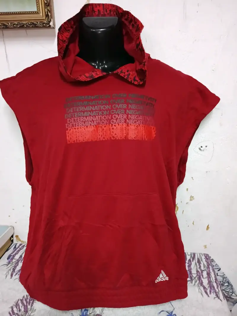 Polerón sin mangas rojo Adidas