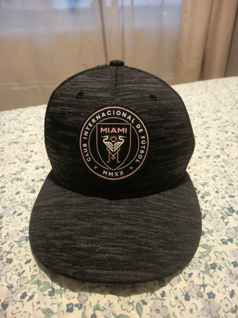 Gorra negra Club Internacional - 1