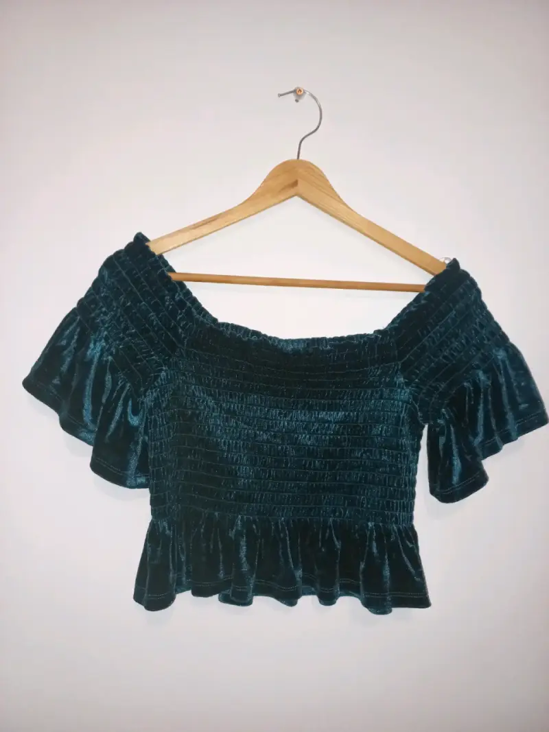 Top de terciopelo azul