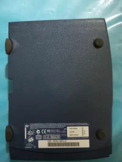 Lector Iomega Zip 250 MB Externo - Puerto Paralelo - miniatura 2