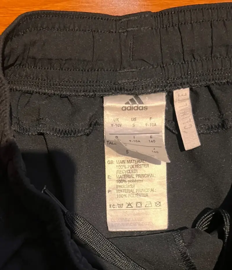 Short deportivo Adidas. Niño talla S (9-10 años) - 2