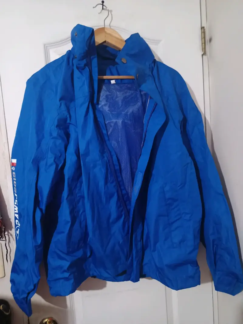Chaqueta azul impermeable - 4