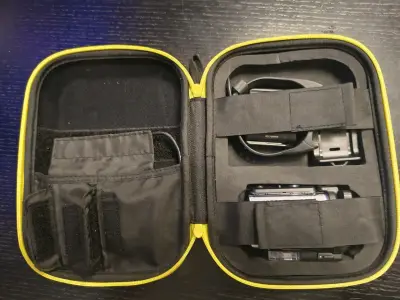 Cámara deportiva Sony con accesorios - miniatura 5