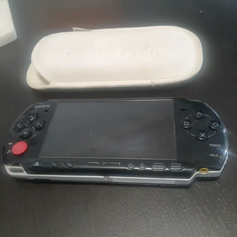 Consola portátil Sony PSP 2000 - 1