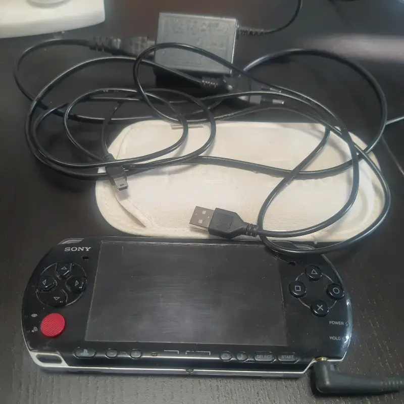 Consola portátil Sony PSP 2000 - 4