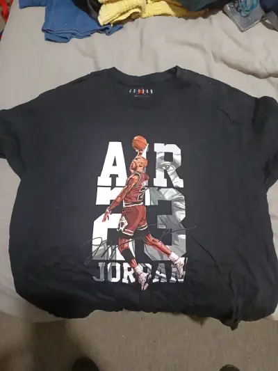 Polera negra Air Jordan - miniatura 1