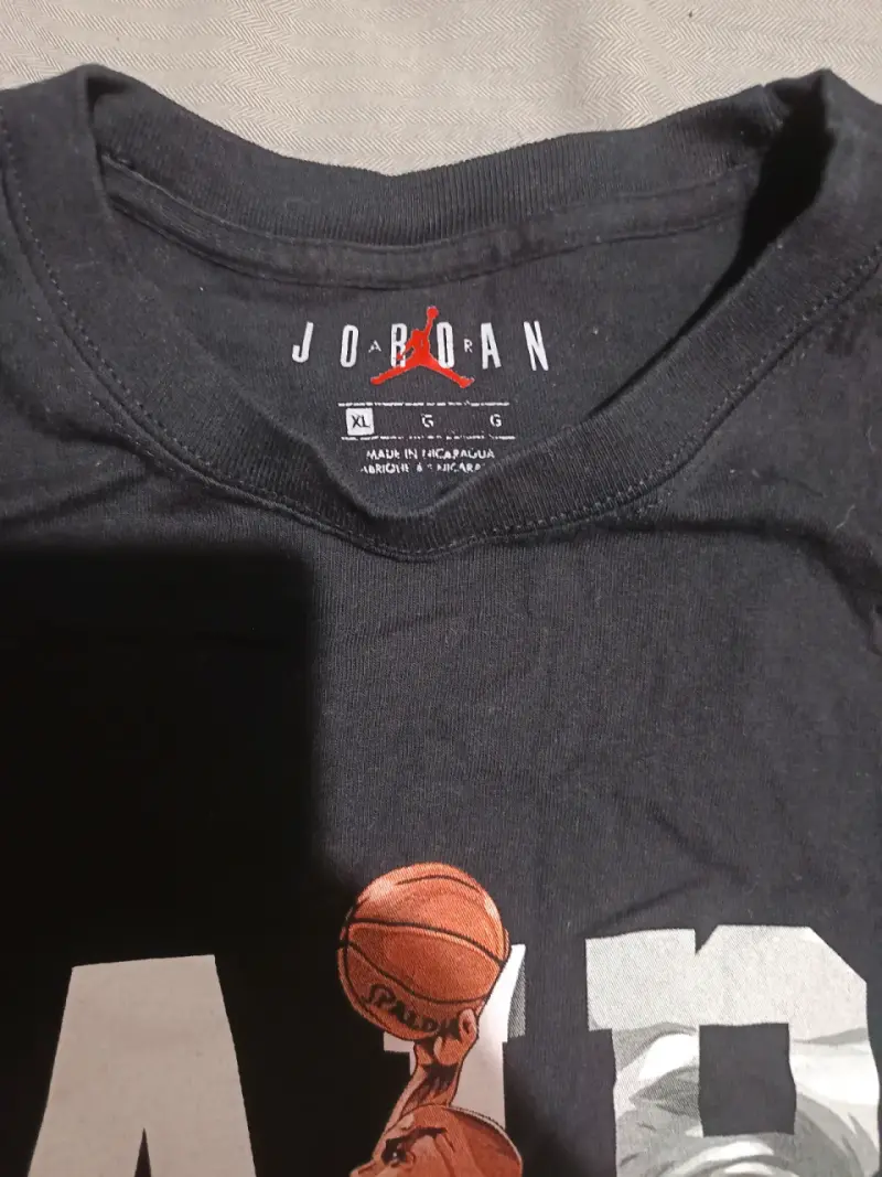 Polera negra Air Jordan - 2