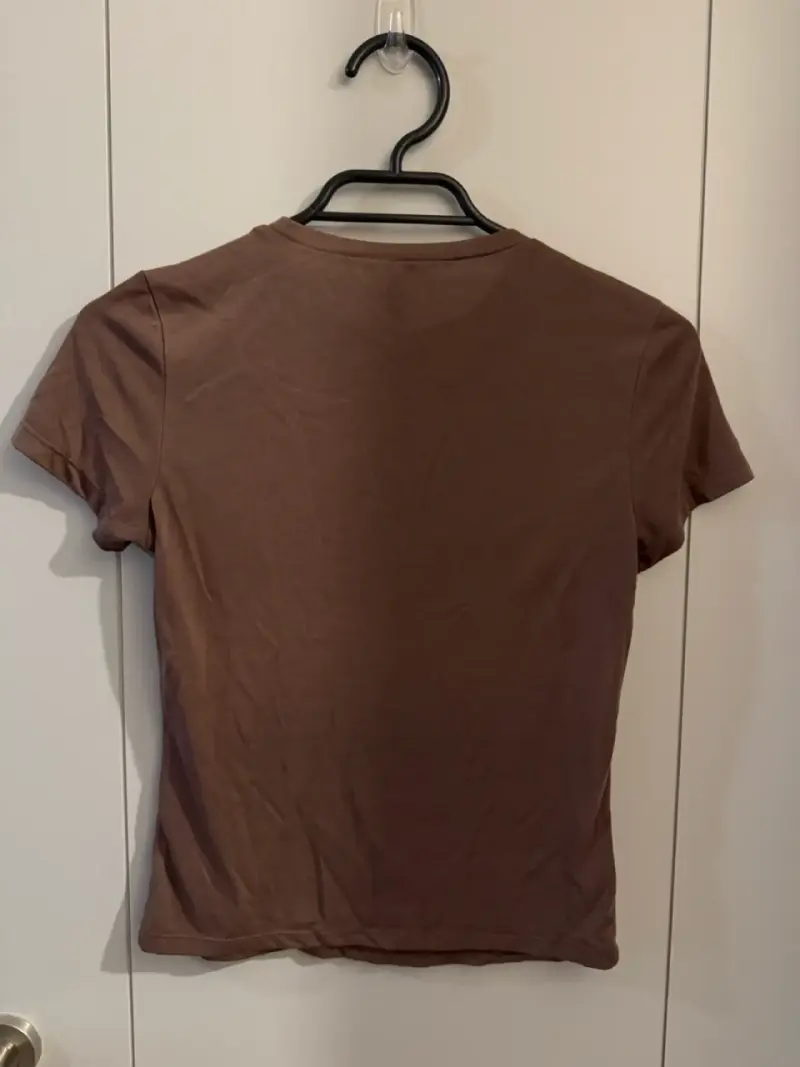 Polera café y gris básica - 1