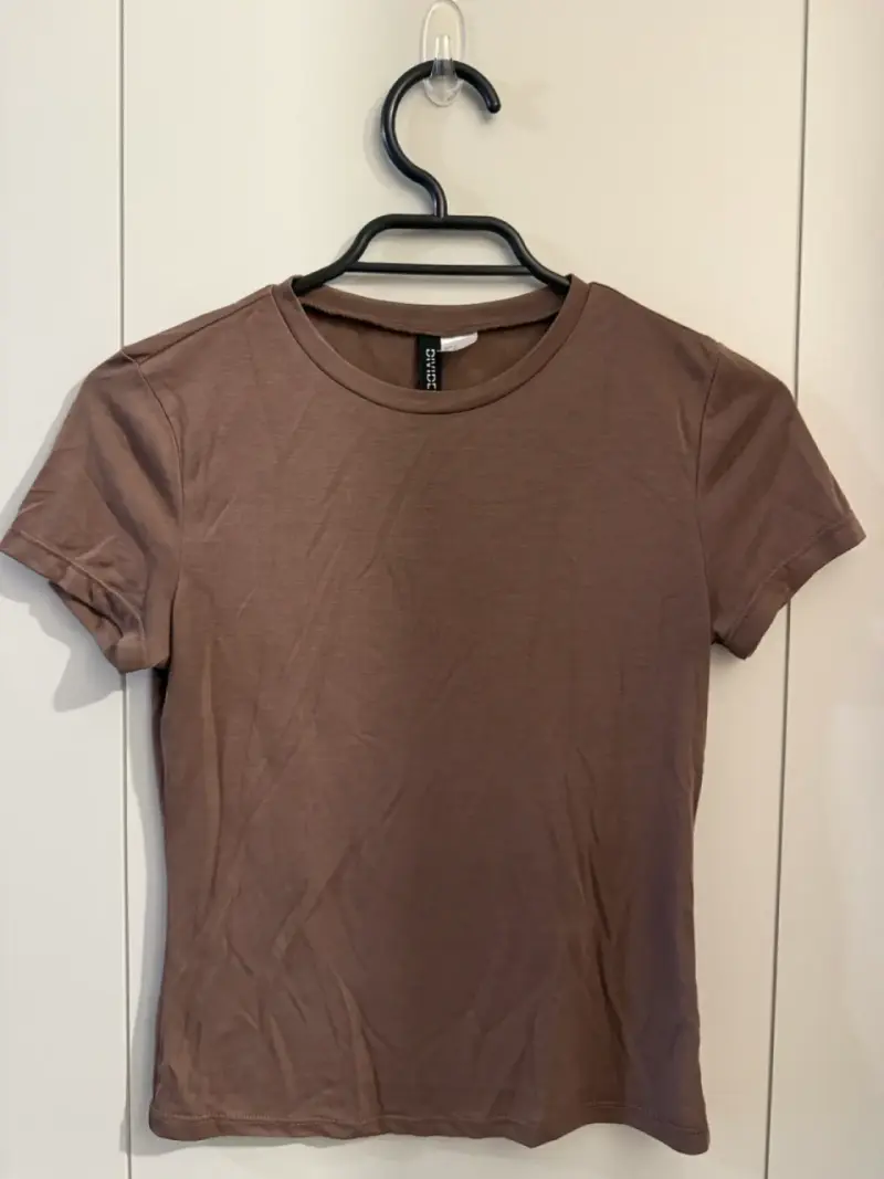 Polera café y gris básica - 3