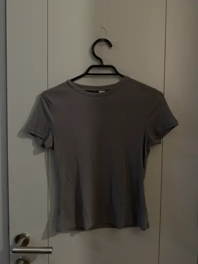 Polera café y gris básica - miniatura 6