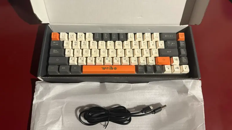 Teclado mecánico Weibo color crema y naranja - 1