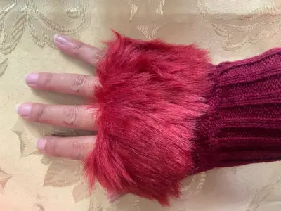 Guantes sin dedos peludos - miniatura 1