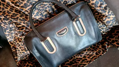 Cartera negra cuero mujer - miniatura 1
