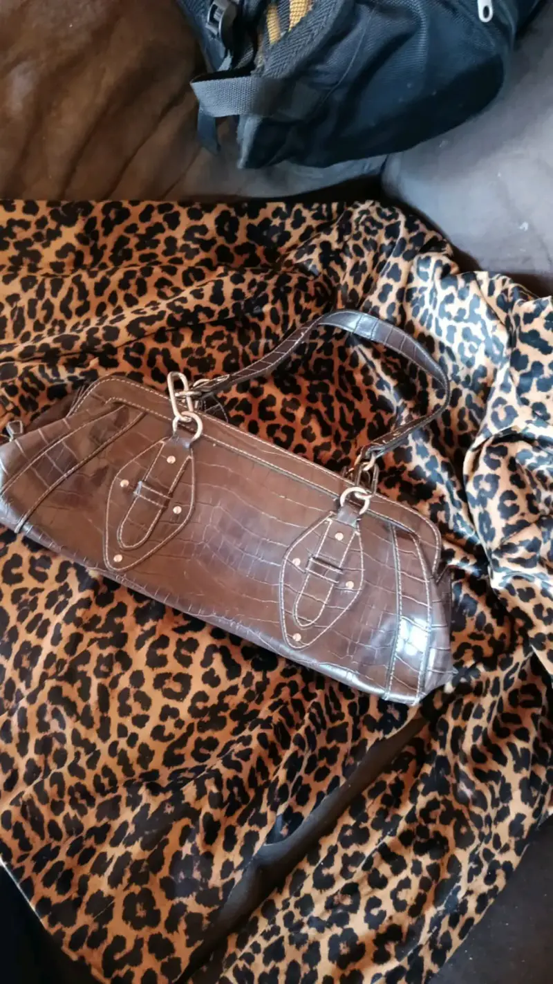Cartera café de cuero - 1