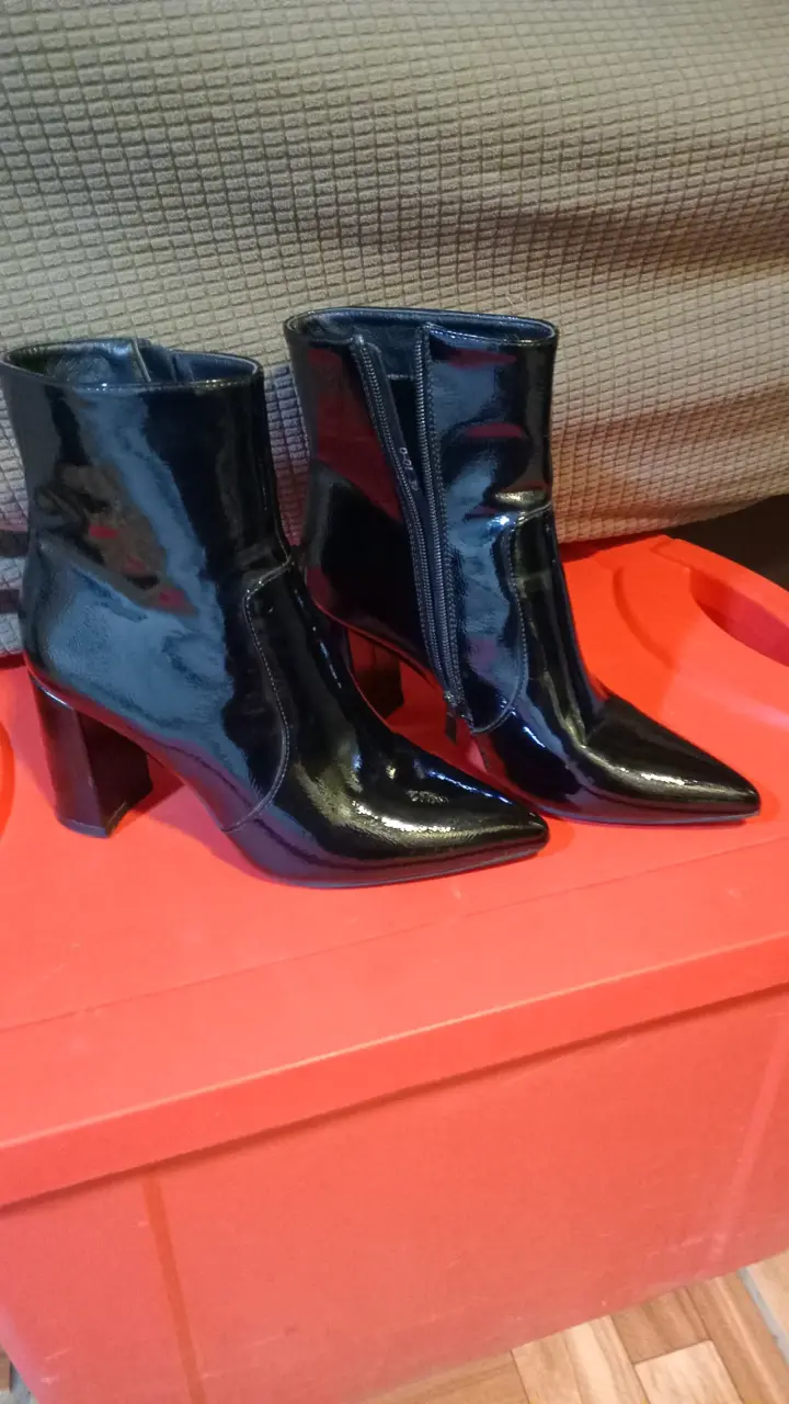 Botines negros de cuero brillante - 2