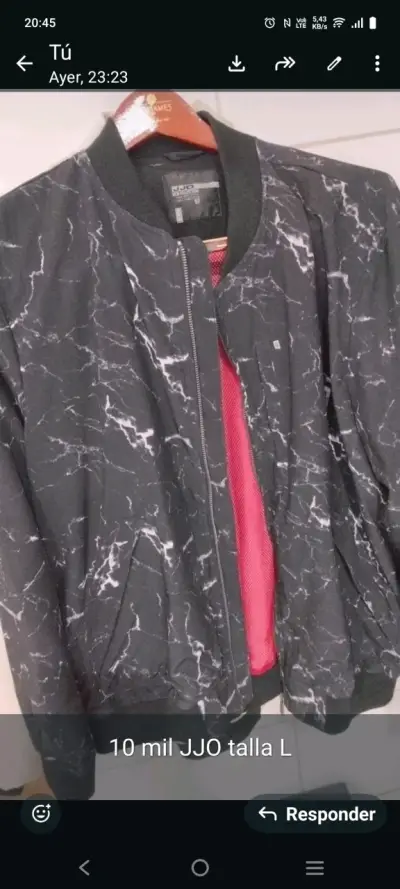 Chaqueta negra con diseño mármol - miniatura 1