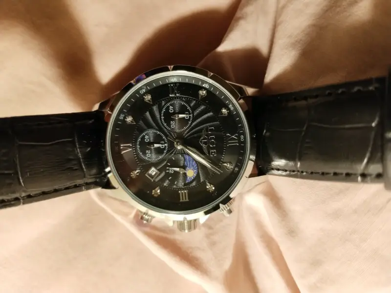 Reloj de pulsera negro - 3