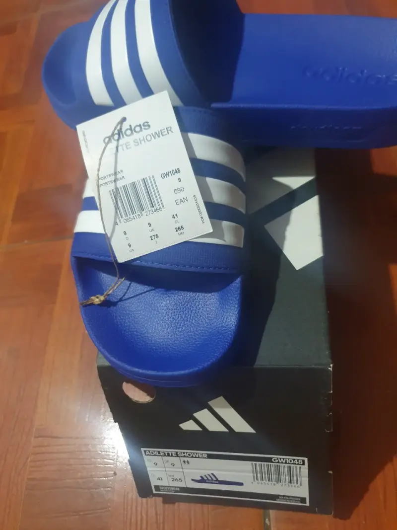 Sandalias Adidas azules nuevas