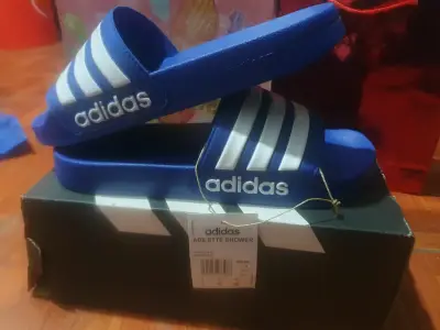 Sandalias Adidas azules nuevas - miniatura 2