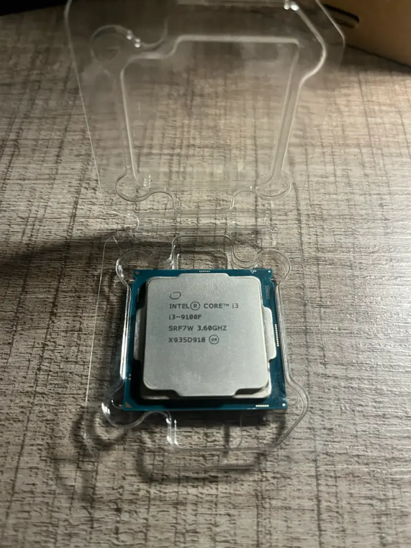 Procesador Intel Core i3 9th Gen - 2