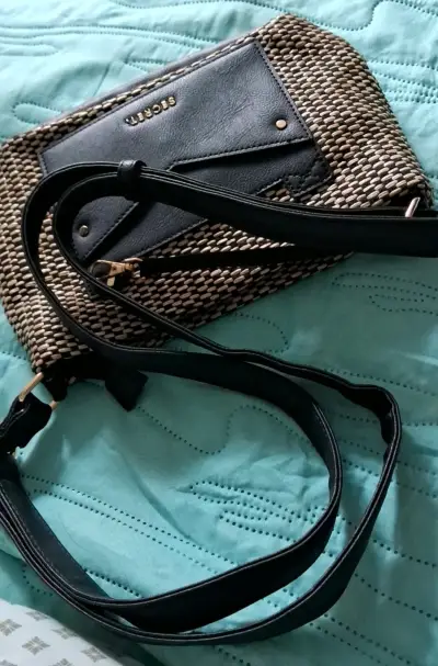 Cartera bandolera negra con blanco. Secret - miniatura 2