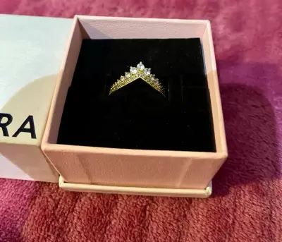 Anillo Pandora dorado con circonitas - miniatura 2