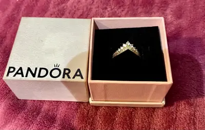 Anillo Pandora dorado con circonitas - miniatura 3