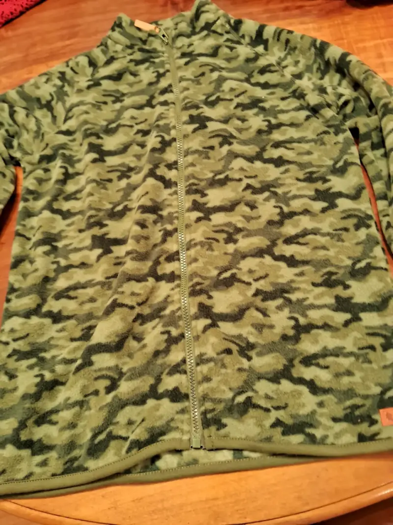 Chaqueta polar camuflaje verde.  Talla 16 - 3