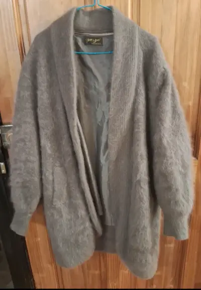 Abrigo  de angora gris de lana - miniatura 3