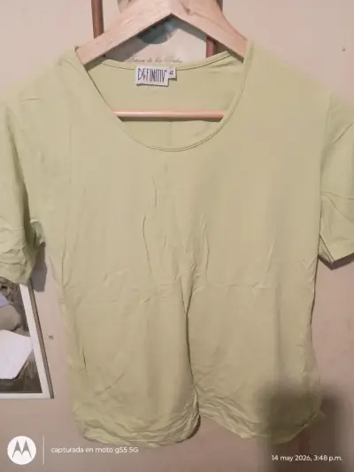 Polera rosa cuello en V - miniatura 2