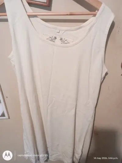 Polera rosa cuello en V - miniatura 5