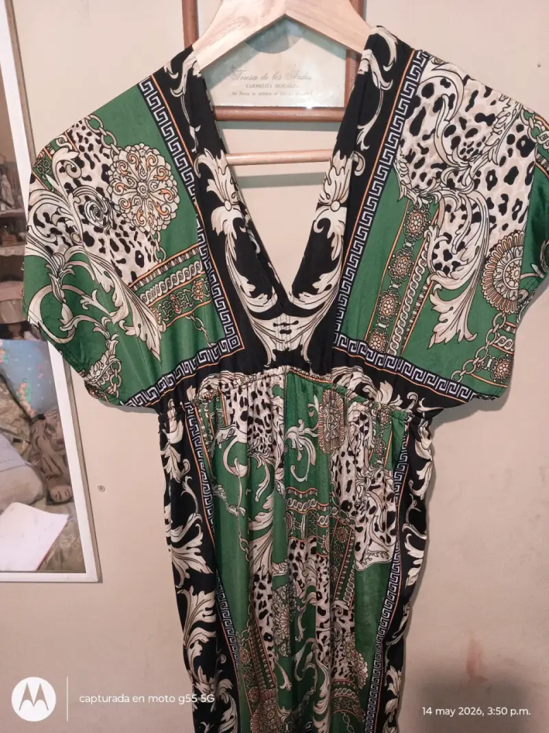 Polera rosa cuello en V - 7