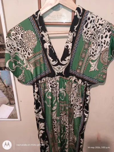 Polera rosa cuello en V - miniatura 7