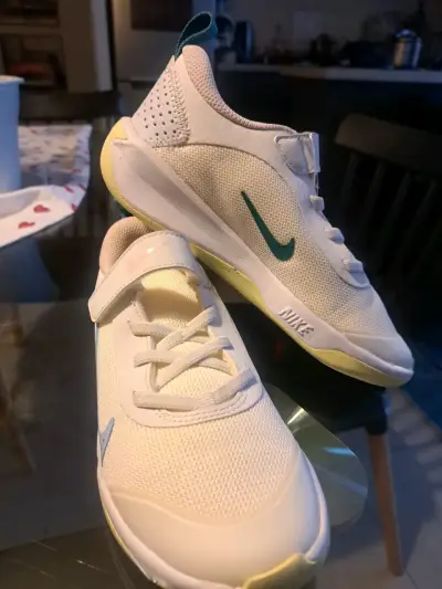 Zapatillas deportivas blancas Nike - miniatura 1